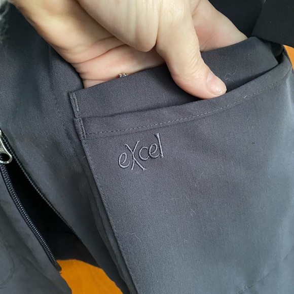 Excel scrub top - Picture 7 of 8